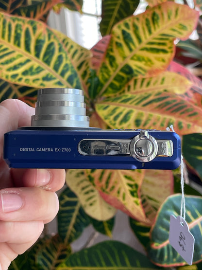 Casio Exilim EX-Z700 7.2 MP Digital Camera Bundle - Electric Blue