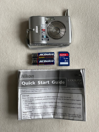 Nikon CoolPix L12 7.1 MP Digital Camera Bundle - Silver