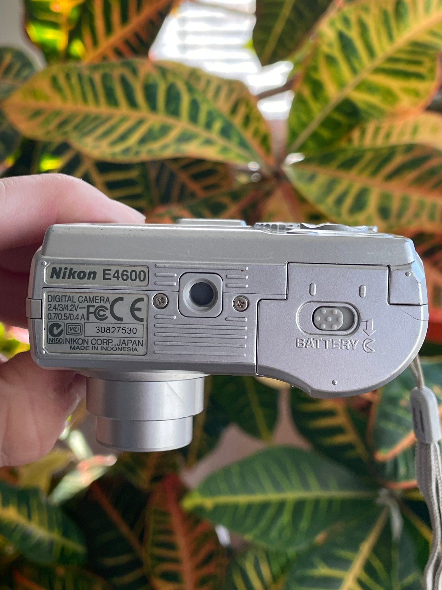 Nikon CoolPix E4600 4.0 MP Digital Camera Bundle - Silver