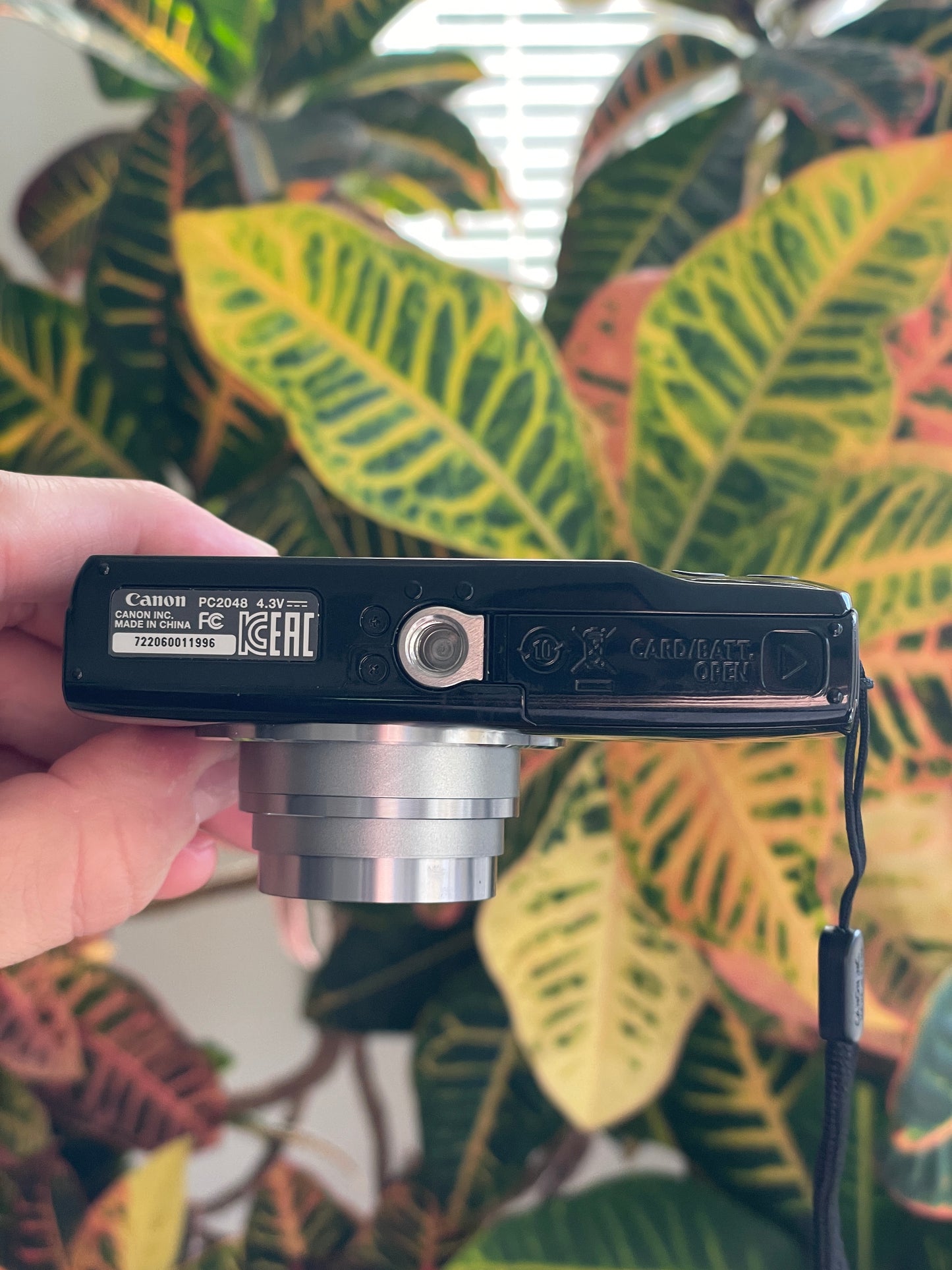 Canon PowerShot ELPH 135 16 MP Digital Camera Bundle - Black