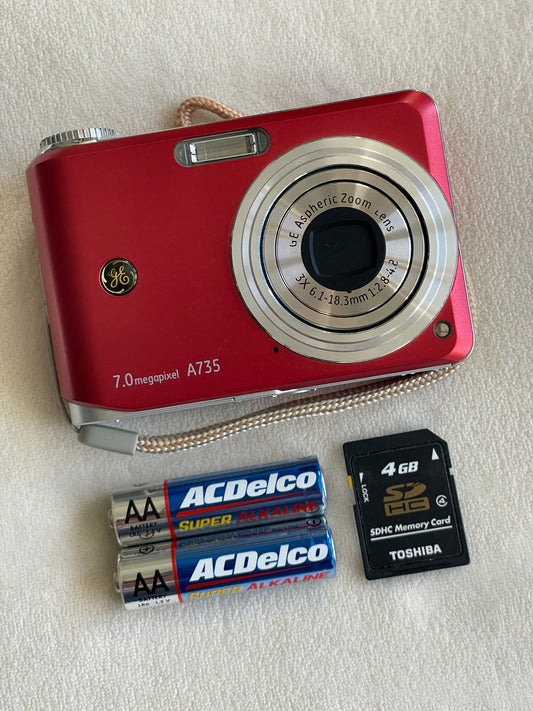 GE A735 7.0 MP Digital Camera Bundle - Red