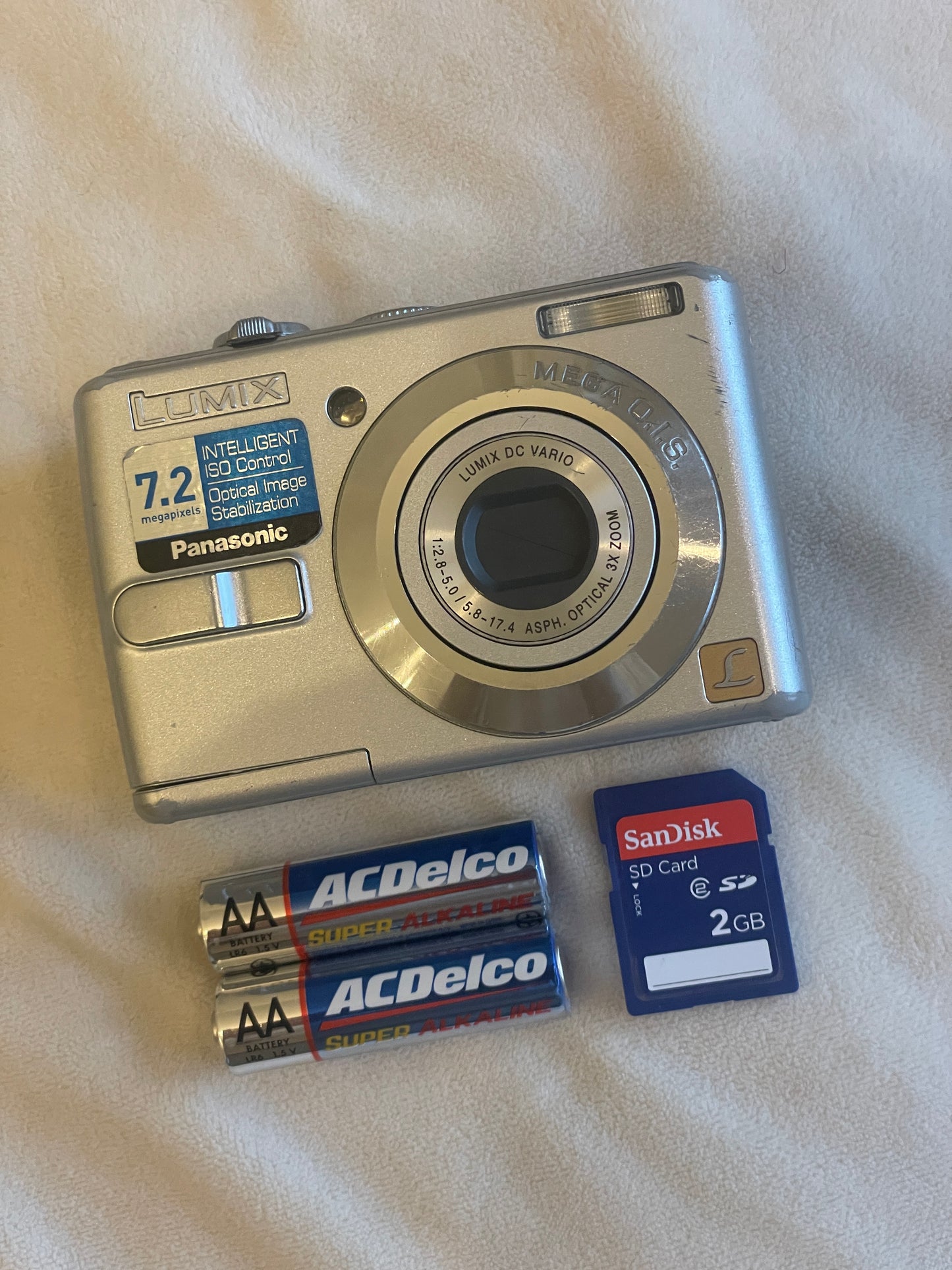 Panasonic Lumix 7.2 MP Digital Camera Bundle - Silver