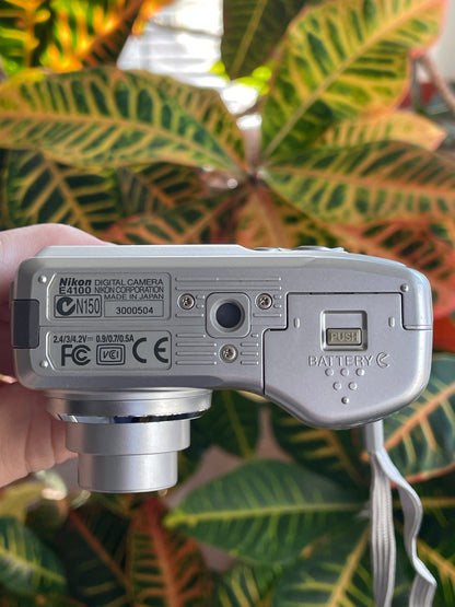 Nikon CoolPix E4100 4.0 MP Digital Camera Bundle - Silver