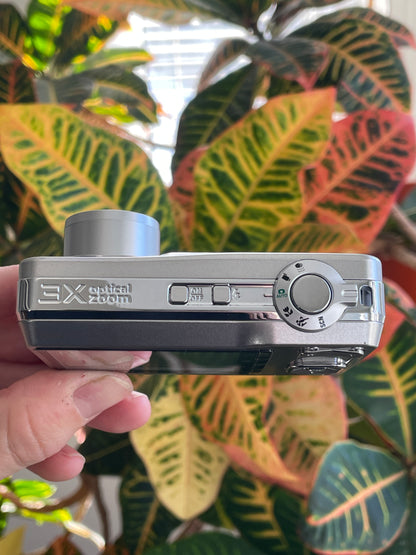 Kodak EasyShare C160 9.2 MP Digital Camera Bundle - Silver