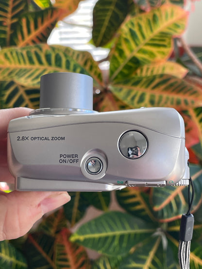 Olympus FE-110 5.0 MP Digital Camera Bundle - Silver - In Box