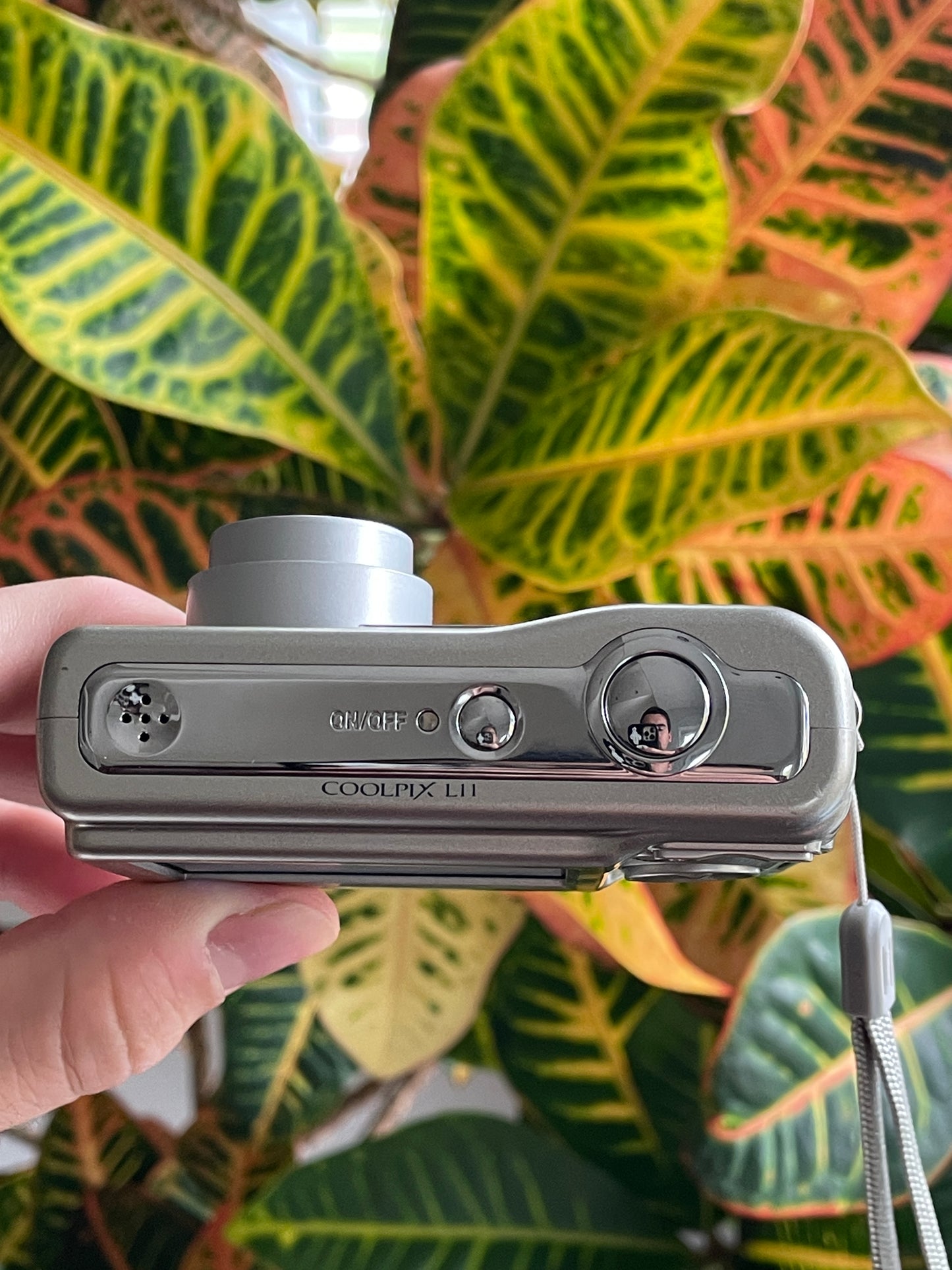 Nikon CoolPix L11 6 MP Digital Camera Bundle - Silver