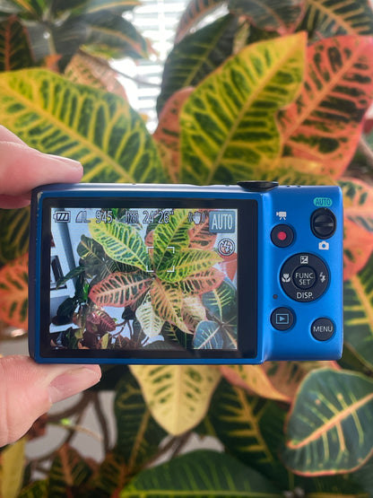 Canon PowerShot ELPH 115 IS 16 MP Digital Camera Bundle - Blue