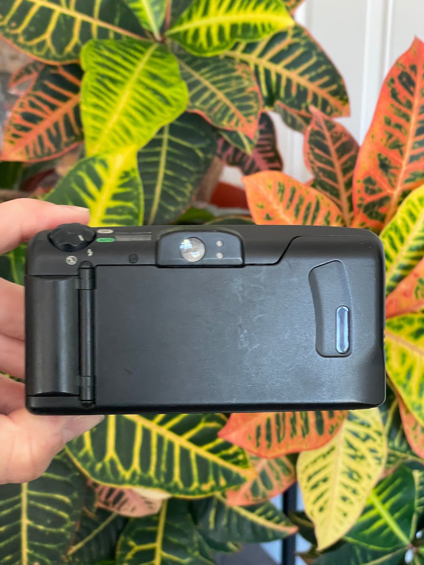 Canon Sure Shot 105 Zoom 35mm Film Camera Bundle