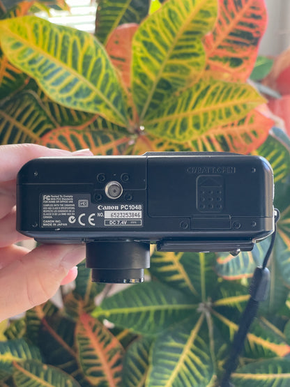 Canon PowerShot S50 5 MP Digital Camera Bundle - Black