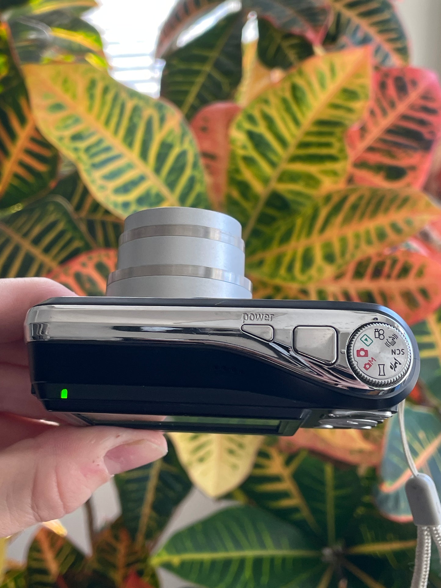 GE W1200 12.2 MP Digital Camera Bundle - Black