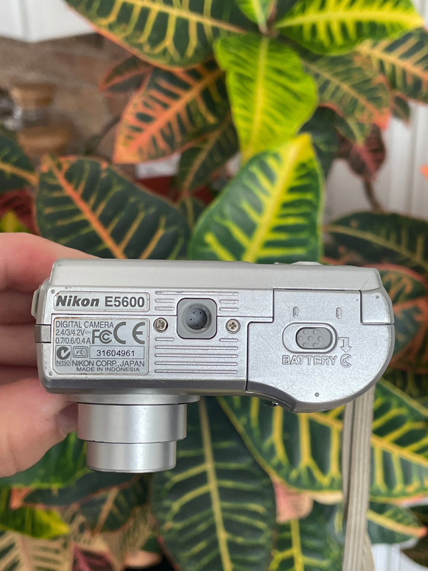 Nikon CoolPix 5600 5.1 MP Digital Camera Bundle