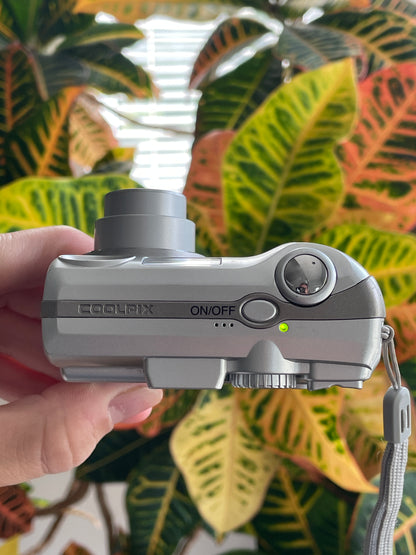 Nikon CoolPix 5600 5 MP Digital Camera Bundle - Silver