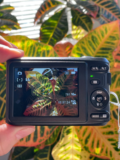 Kodak PixPro FZ45 16 MP Digital Camera Bundle - Complete in Box