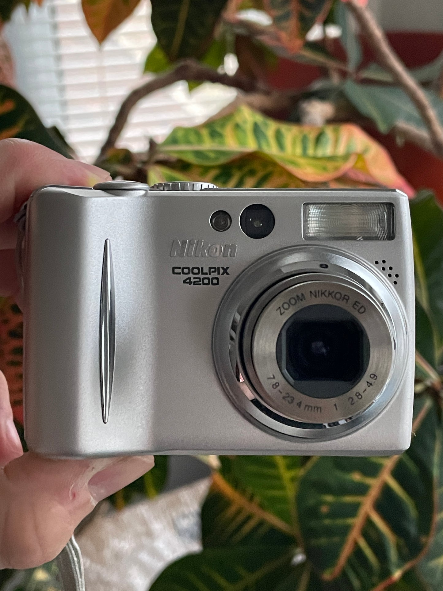 Nikon CoolPix 4200 4.0 MP Digital Camera Bundle - Silver