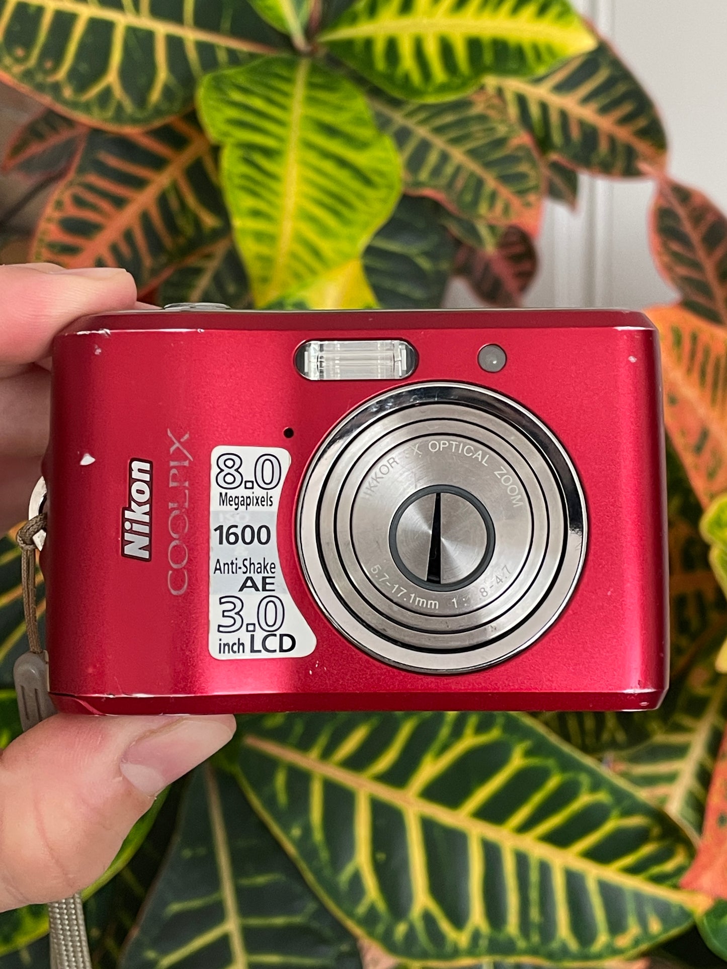 Nikon CoolPix L18 8.0 MP Digital Camera Bundle - Red