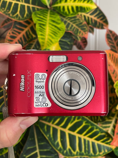 Nikon CoolPix L18 8.0 MP Digital Camera Bundle - Red