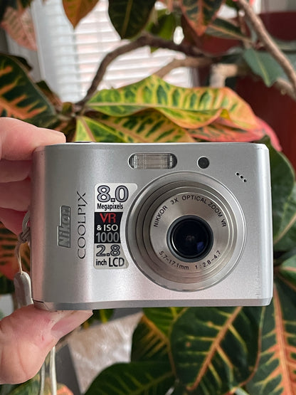 Nikon CoolPix L15 8.0 MP Digital Camera Bundle - Silver
