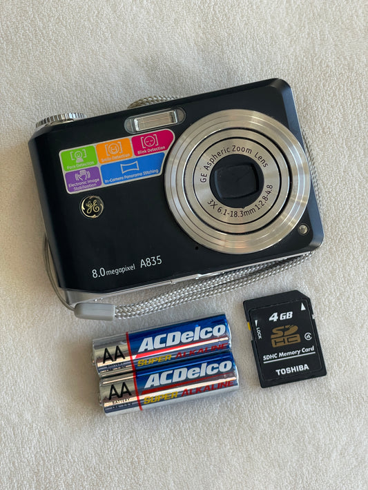 GE A835 8.0 MP Digital Camera Bundle - Black