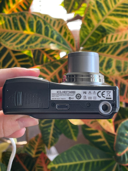 Kodak EasyShare CD1013 10.3 MP Digital Camera Bundle - Black