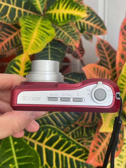Kodak EasyShare C1450 14 MP Digital Camera Bundle - Red