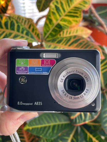 GE A835 8.0 MP Digital Camera Bundle - Black