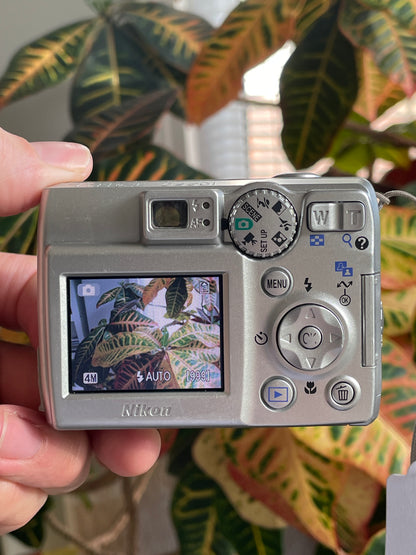 Nikon CoolPix E4600 4.0 MP Digital Camera Bundle - Silver
