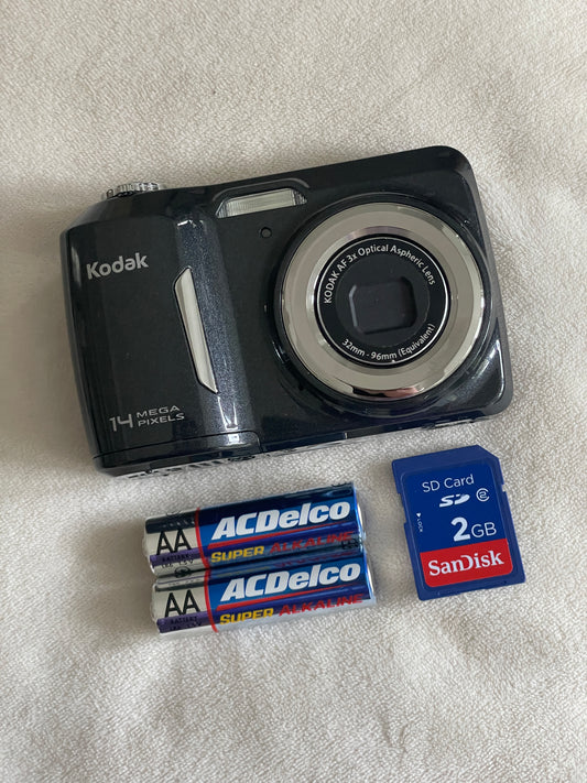 Kodak EasyShare C183 14 MP Digital Camera Bundle - Charcoal