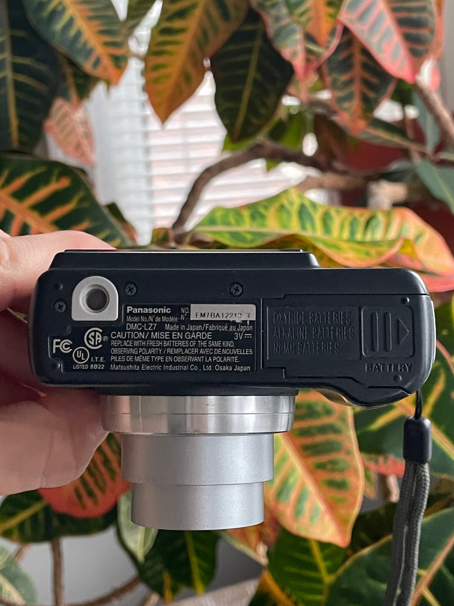 Panasonic Lumix DMC-LZ7 7.2 MP Digital Camera Bundle - Black