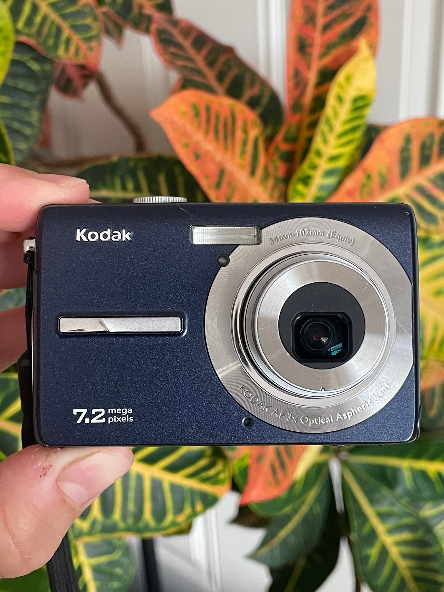 Kodak EasyShare M763 7.2 MP Digital Camera Bundle - Midnight Blue