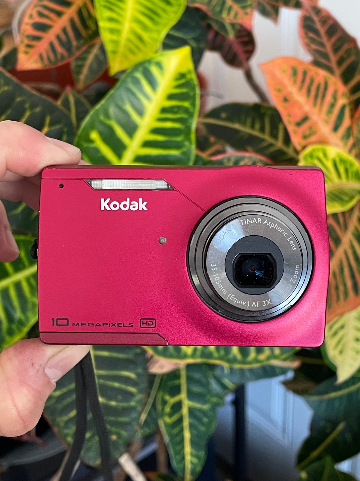 Kodak EasyShare M1093 IS 10 MP Digital Camera Bundle - Red