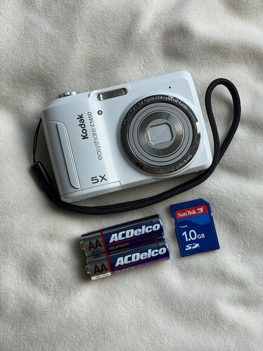 Kodak EasyShare C1450 14 MP Digital Camera Bundle - White