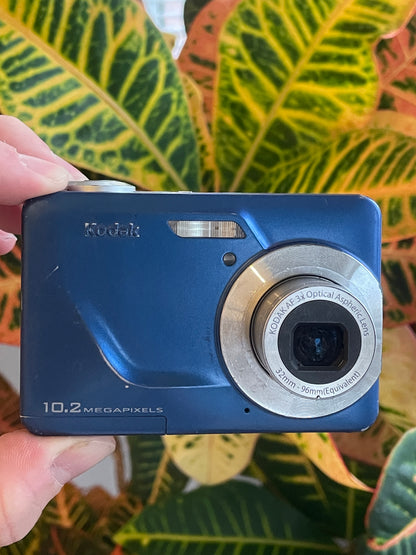 Kodak EasyShare C180 10.2 MP Digital Camera Bundle - Blue
