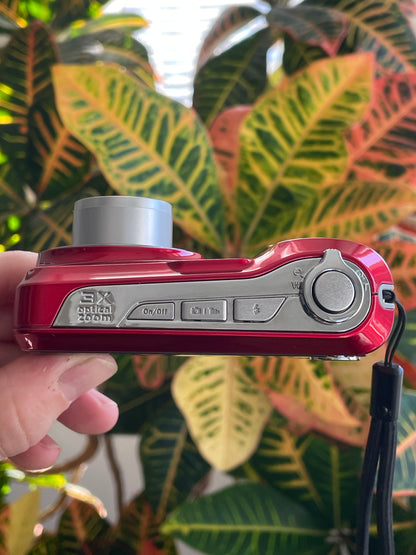 Kodak EasyShare C183 14 MP Digital Camera Bundle - Red