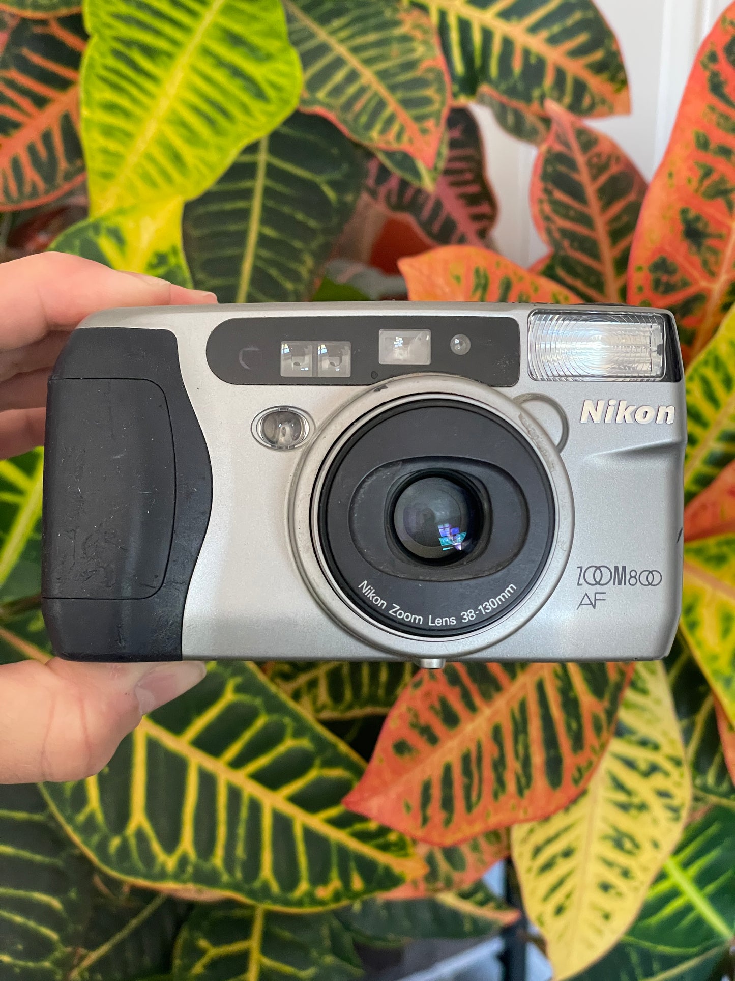 Nikon Zoom 800 AF 38-130mm 35mm Film Camera Bundle