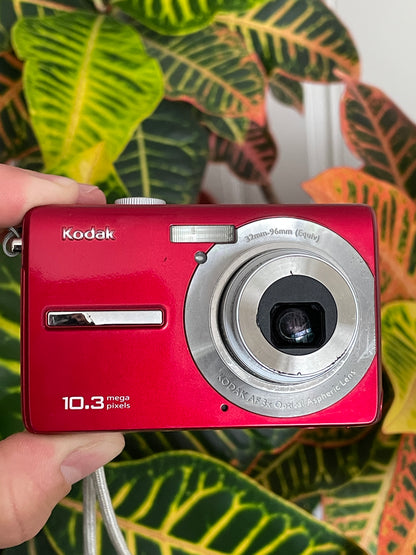 Kodak EasyShare MX1063 10.3 MP Digital Camera Bundle - Red