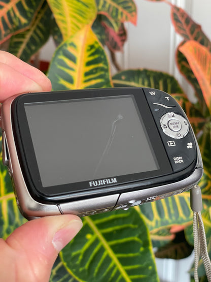 Fujifilm FinePix XP10 12.2 MP Digital Camera Bundle