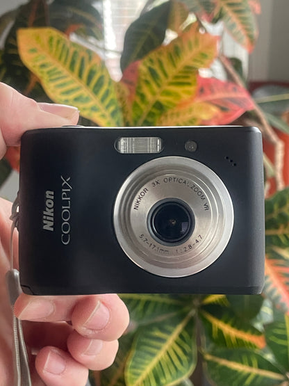 Nikon Coolpix L15 8.0 MP Digital Camera Bundle - Matte Black