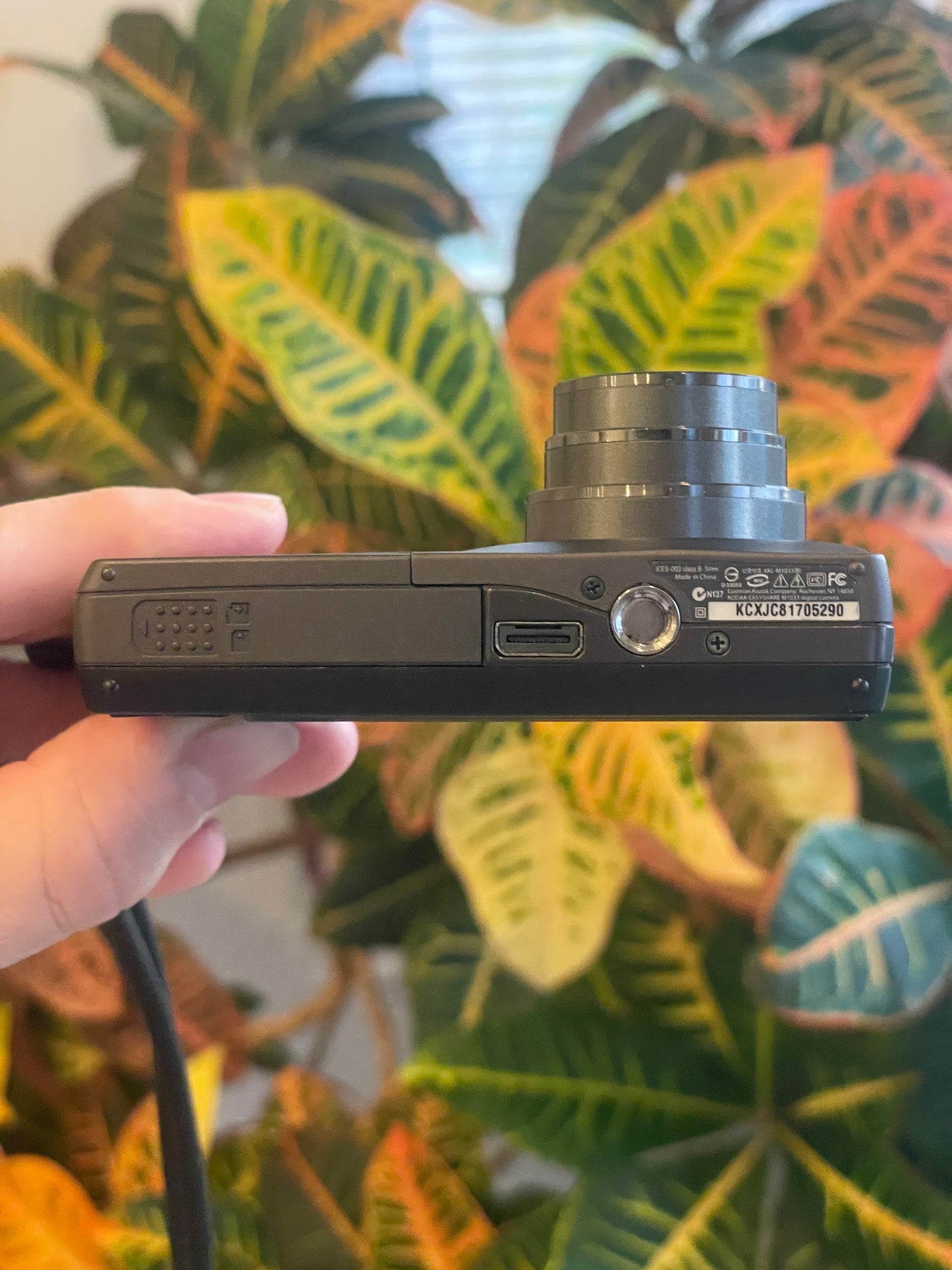 Kodak EasyShare M1033 HD 10 MP Digital Camera Bundle - Charcoal