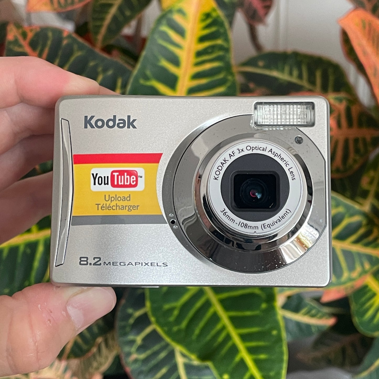 Kodak EasyShare C140 8.2 MP Digital Camera Bundle - In Box