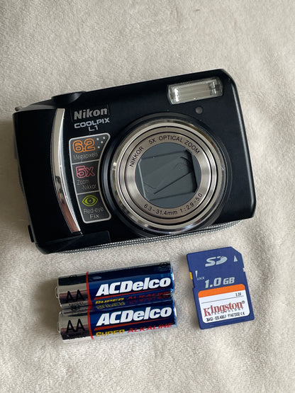 Nikon CoolPix L1 6.2 MP Digital Camera Bundle - Black