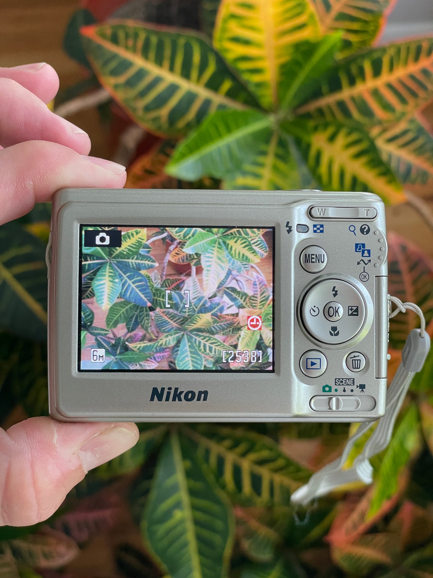Nikon CoolPix L11 6.0 MP Digital Camera Bundle- In Original Box