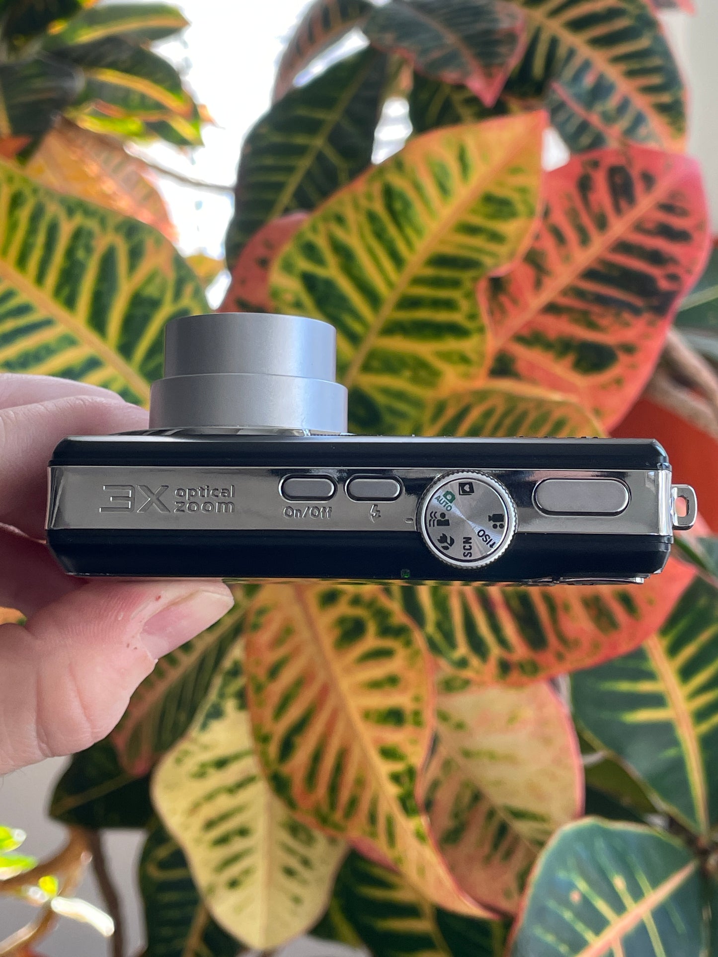 Kodak EasyShare M863 8.2 MP Digital Camera Bundle - Black