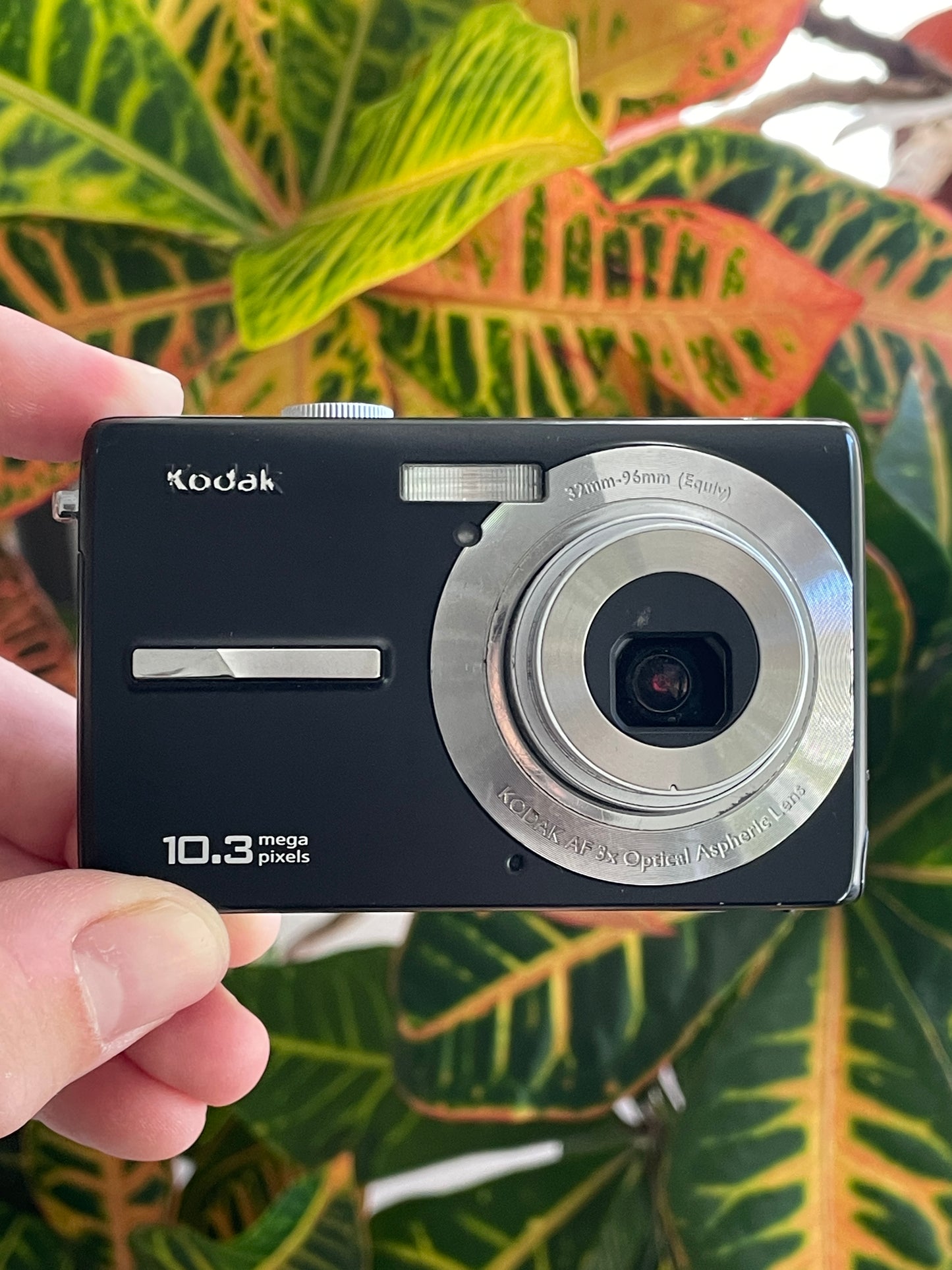 Kodak EasyShare M1063 10.3 MP Digital Camera Bundle - Black