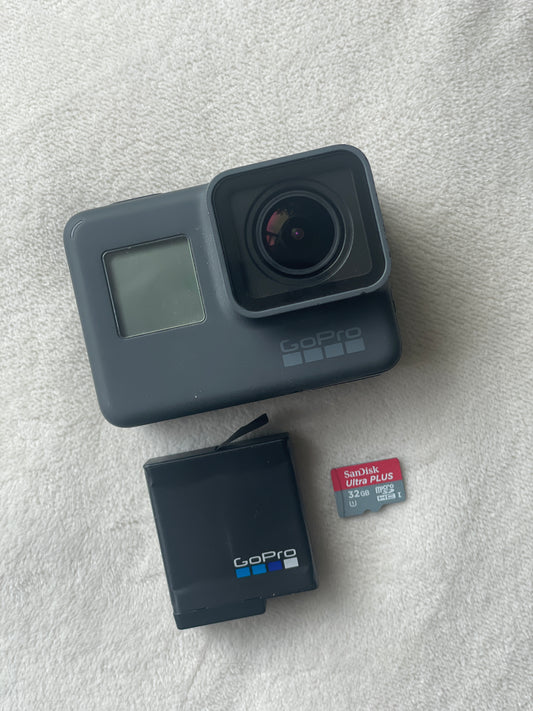 GoPro Hero 5 with 32 GB microSD card and Battery