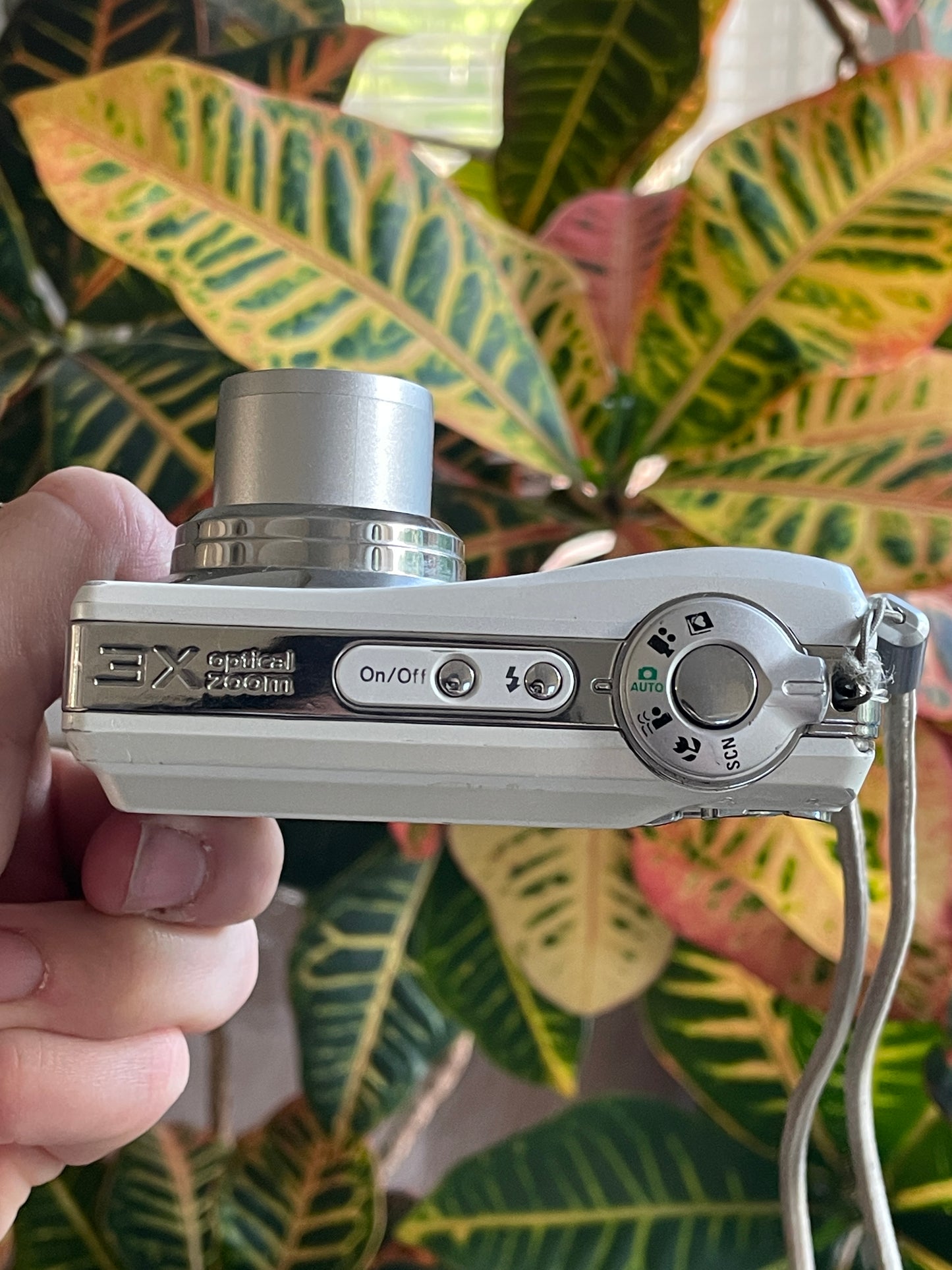 Kodak EasyShare C613 6.2 MP Digital Camera Bundle - White