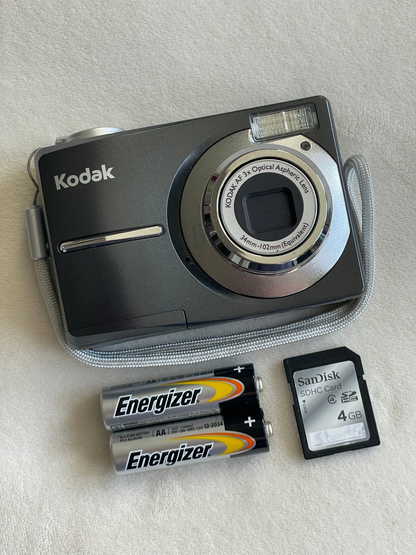 Kodak EasyShare CD1013 10.3 MP Digital Camera Bundle - Black