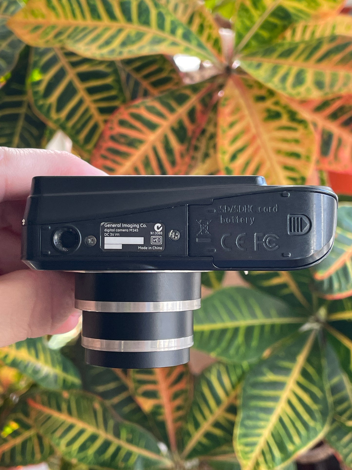 GE M145 14.1 MP Digital Camera Bundle - Black