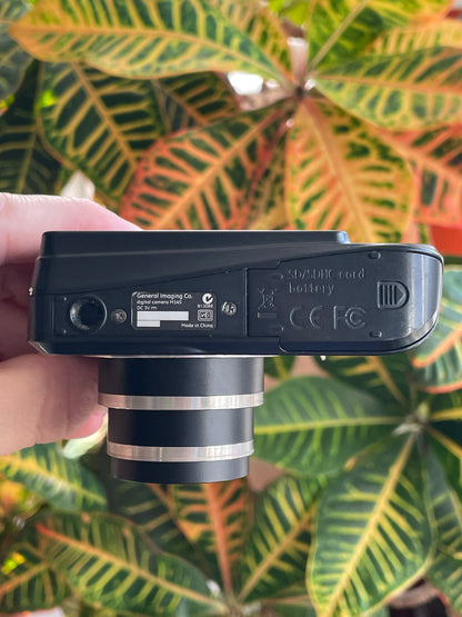 GE M145 14.1 MP Digital Camera Bundle - Black