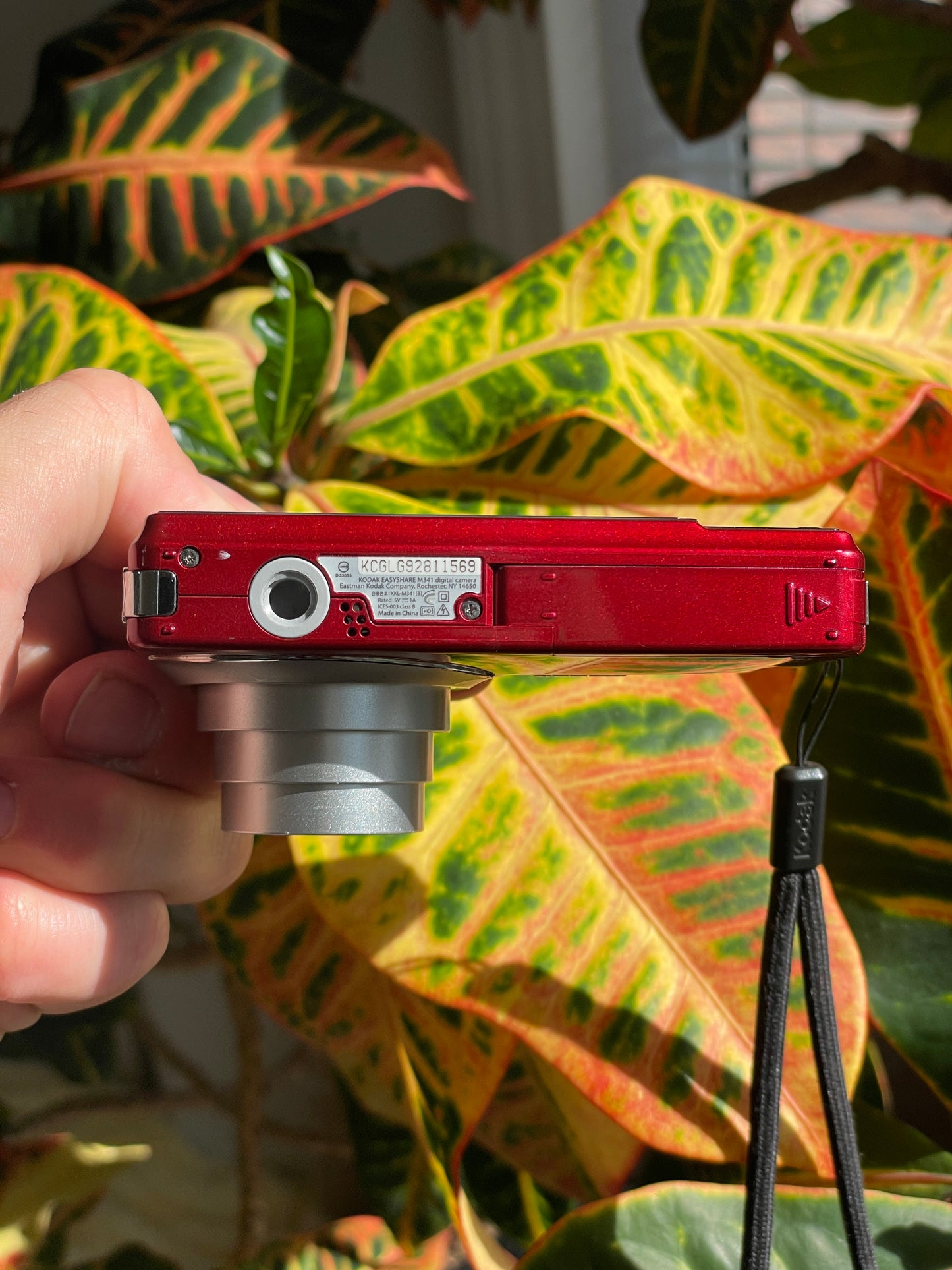 Kodak EasyShare M341 12.2 MP Digital Camera Bundle - Candy Red