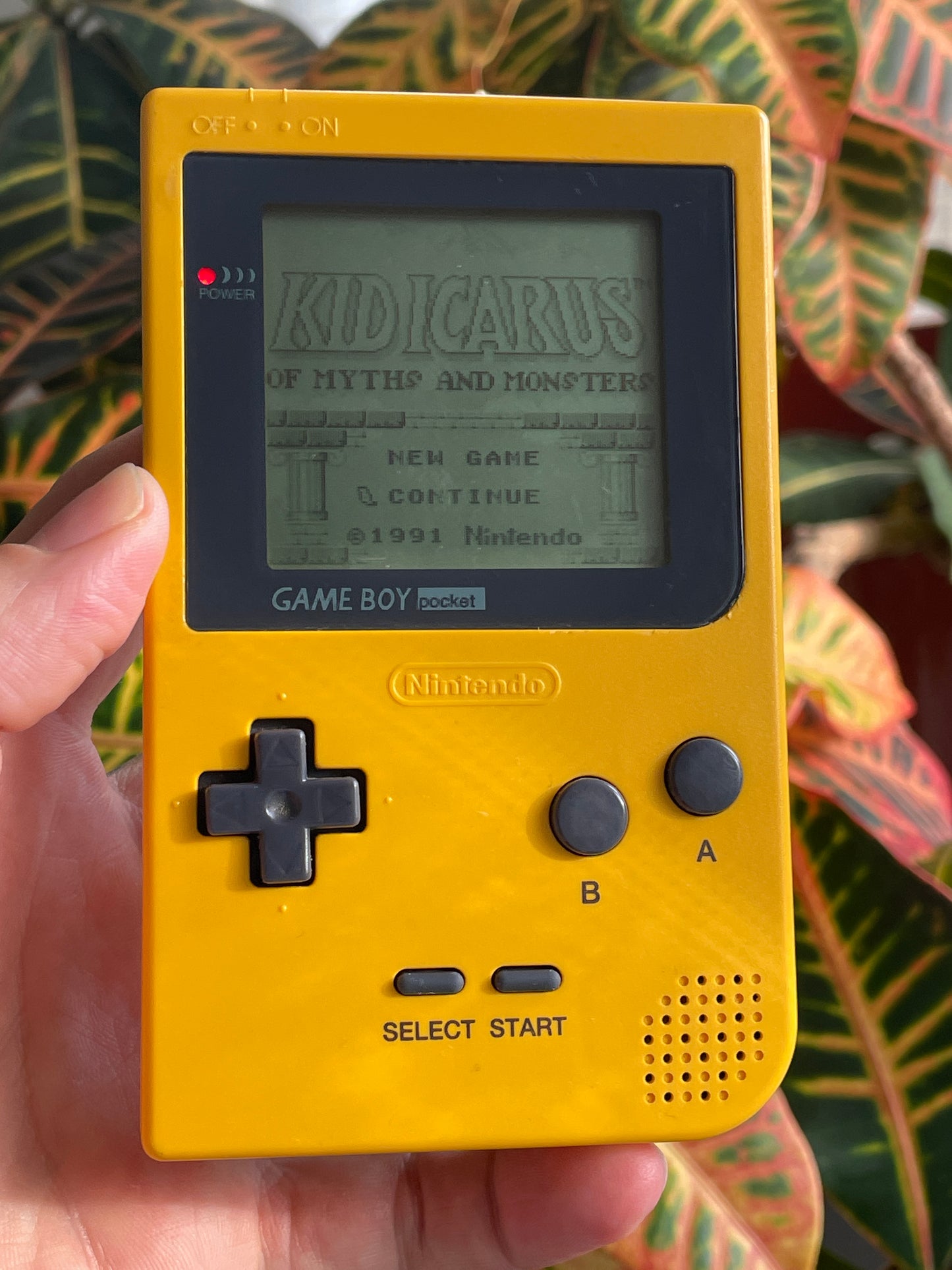 Nintendo GameBoy Pocket - Yellow w/ Kid Icarus Game